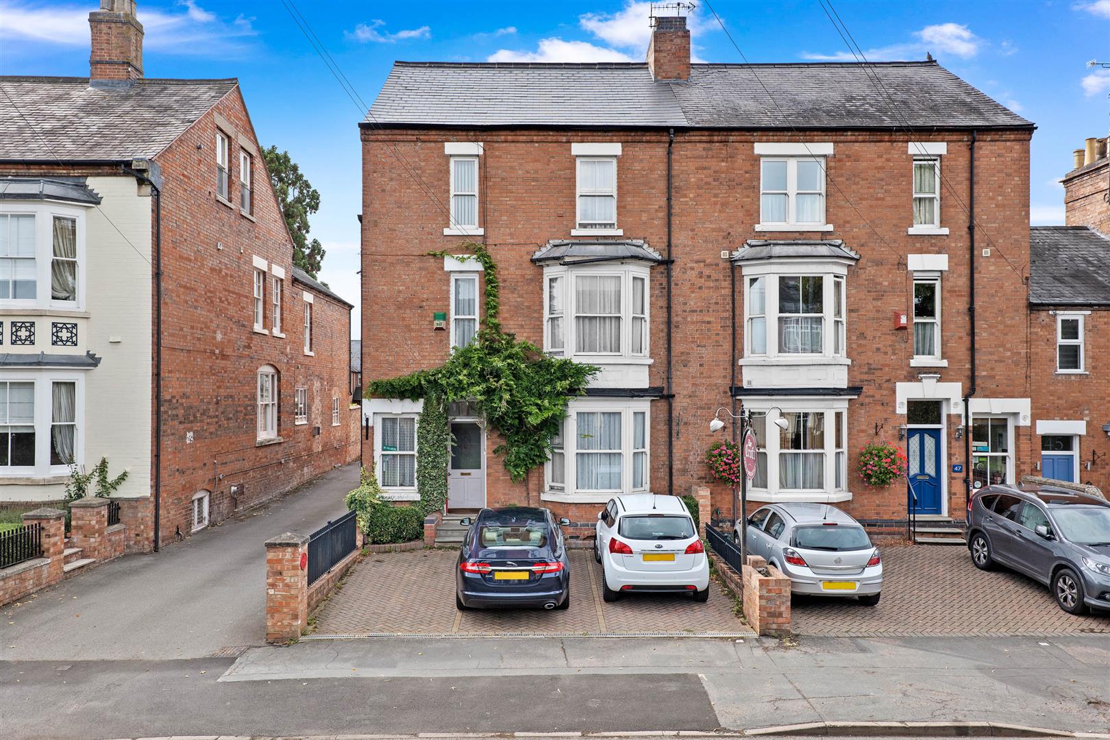 Property for Sale in StratforduponAvon Edwards Estate Agents